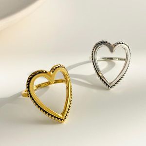 Fedi nuziali Minimalista Grande Cuore Hollow Oro Argento Colore Geometrico Anello Campione Per Le Donne Festa Di Compleanno Gioielli RegaloMatrimonio