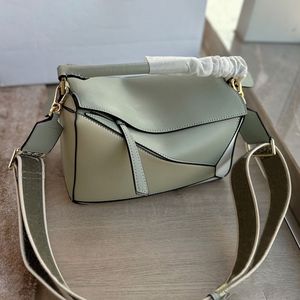 Designer Bag Handväska läder axelpussel kant hobo väska geometri ling gitter nappa korniga klassiska kalvskinnväskor 3 storlekar