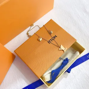 Роскошные дизайнерские подвесные браслеты ожерелья дизайнерские из нержавеющей стали с покрытием из искусственной кожи письмо для женщин свадебные украшения без коробки