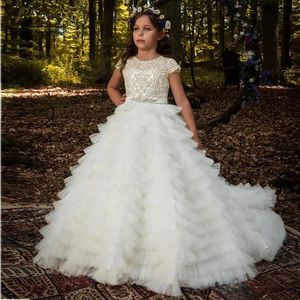 Formella tiered Flower Girls Dresses For Wedding Lace Peading Cap Sleeve Party Princess Klänningar Custom Holy First Communion Dresses