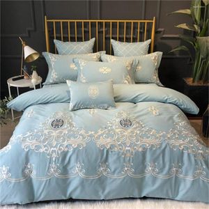 Sängkläder sätter 4st White Luxury European Royal Gold Embrodery Satin Silk Cotton Set Däcke Cover Bed Linen Fitted Sheet Pudow Case