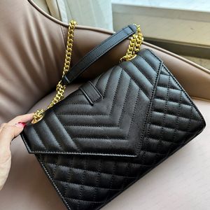 Högkvalitativa tvärkroppar Luxury Shoulder Bags äkta läderdesignväskor för kvinnor Messenger väskor Små tygväskor Klassiska handväskor Vintage Clutch Purse #Black