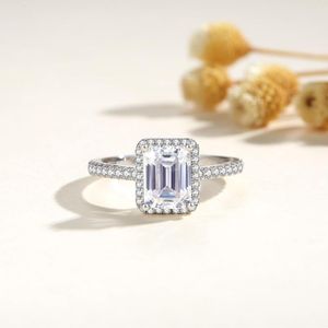 Klusterringar ainan 2ct Emerald Cut D Color Moissanite 925 Sterling Silver Ring for Wedding Bridal Fine Jewelry