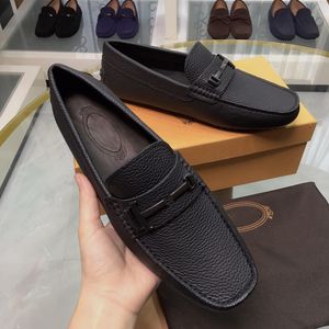 Tasarımcı Erkekler Loafers T şeklinde metal toka deri rahat iş ayakkabıları klasik rahat kayma bahar sonbahar loafer yuvarlak ayak parmağı 38-45