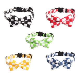 Nya hundhalsar 5 färger Bow Pet Collar with Bell Justerbara husdjurstillbehör Fashion Pets leveranser Plaid Dogs krage