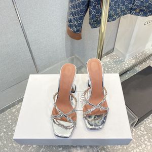 Amina muaddi tofflor kvinna Skor Sandal Designer Sandaler klackar Lyxiga Slides kvinnor kilklackar höjd blomma diamant mönstrad korskedja lädersula med låda