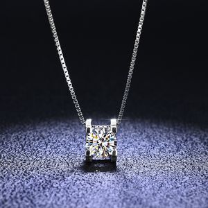 Pendanthalsband quke Real Square Necklace D Color VVS1 Lab Diamonds 925 Sterling Silver For Women Wedding Fine Jewelry PE032 230307