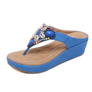 Slippers Beach Sandals عرضية مسطحة نساء جوفاء الأحذية في الهواء الطلق الموضة الصيفية