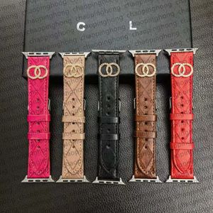 Designer Smart Watch -banden voor Apple Watch -riemen 49 mm 42 mm 44 mm 38 mm Fashion Pu Leather Embossing Metal Letter Bracelet Armband Iwatch Bands Series 8 7 5 4 3 SE Band