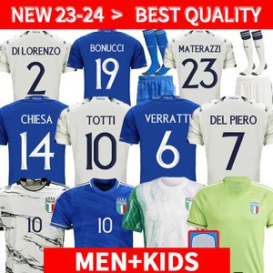 2023イタリアサッカージャージープレーヤーバージョンMaglie Da Calcio Totti Verratti Chiesaトレーニングスーツイタリア23 24フットボールシャツロレンツォメンセットキッズキットユニフォームゴールキーパー