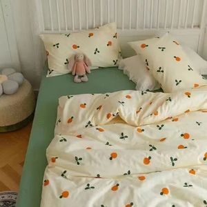寝具セット韓国スタイルの寝具セットツインクイーンサイズのかわいいクリームチェリー布団カバーフラットシート枕カバーポリエステルボーイズベッドリネン230308