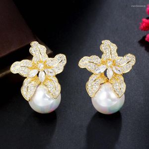 Kolczyki stadnonowe Sinzry Gold Planed Cubic Cyrron Pearl Flower Creative Koean dla kobiet