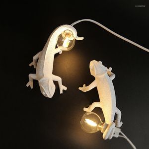 Lampy ścienne nordycka jaszczurka nowoczesna urocza żywica LED Animal Chameleon Stół do sypialni salon wystrój domu