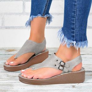 Sandaler Kvinnor Flat 2023 Summer Solid Color Beach Wedge Shoes Drop Buckle Female Platform