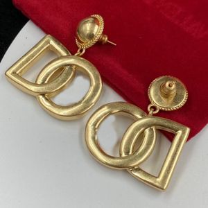 Fashion Classic 18K Gold Letter Dangle Kronleuchter Anhänger Ohrringe Frauen Brand Designer Einfachheit Schmuck 2.3.4 cm Optional hohe Qualität mit Box AA
