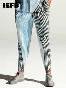 Мужские штаны IEFB Плиссированный 2023 Осенний Slim Fit Универсальный красивый полосатый печатный леггинсы контрастный цвет 9A1772 230307