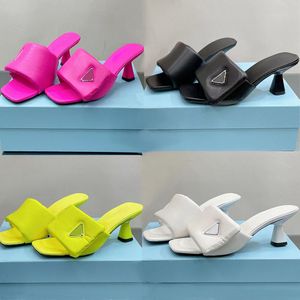 Slippers Womens Beach Famous Classic Triangle Buckle Decoration Middle Heel Down Fill Summer Designer Fashion Flops Leather Sexy Lady Brand Slides Famale Shoes