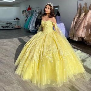 Quinceanera Dressesエレガントなアップリケ3Dフラワーズイエローボールドレス