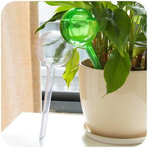 Vattenutrustning Automatisk växt Självvattenmatare Plastkula inomhus utomhusblommor Flowerpot Drip Irrigation Device