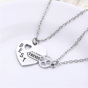2pcs /set Best Friend Key Heart Designer Necklace Woman South American Silver Plated BFF Pendant Mens Necklaces Jewelry for Student Teenager Friendship Friend Gift