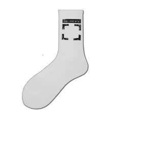 2023 Fashion Mens Streetwear Socks Menores Hombres de alta calidad Algodón All-Match Arrow X Impresión Avistable Blanca Blanca Mezcla Fútbol Baloncesto Sobre A1