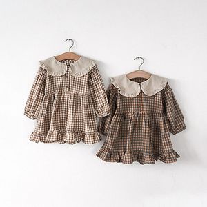 Abiti da ragazza Primavera Estate Abbigliamento per ragazze Bambini carini Bambini Neonata Plaid Cotone Lino Colletto con risvolto Abito Gonna a maniche lunghe 230307