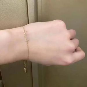 Womens Fashion Mens Bracelet Luxury Designer Gold Chain Bracelets Classic Jewelry Pendant Letter Y Bracelet Charm Earrings Wedding 2303081BF