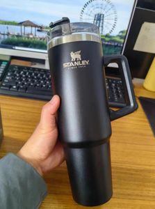 Ready To Ship Mugs 40oz Adventure Quencher Travel Tumbler with Logo Handle Beer Mug Water Bottle Powder Coating Outdoor Camping Cup vacuum Insulated Drinking GJ0309