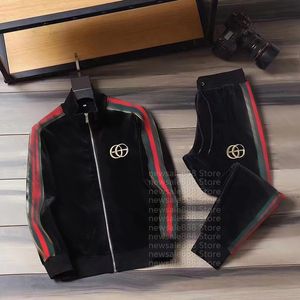 패션 남성 Tracksuits 여성 자켓 상위 버전 봄 가을 Unisex Tracksuits 편지 사이드 자수 탑 바지 캐주얼 자켓 스포츠 정장 아시아 크기 M-3XL