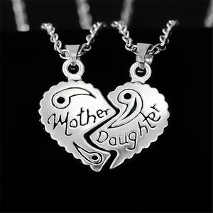 2pcs/set Fashion Mother Daughter Letters Heart Pendant Necklace Designer South American Silver Plated Alloy Womans Necklaces Jewelry Chokers Mothers Day Gift