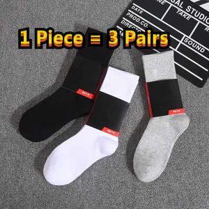 Klassische Mode Männer Socken Haken Marke Farbe genäht Männer Frauen Lange Röhre Sport Training Socke Straße Paar Mittlere Röhren Luxus Medium LBOW