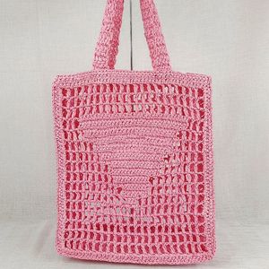 Sommardesigner strandväska Färgglada axelväskor Ihåliga handväskor med bokstäver Klassisk dam Stickning Kosmetiska väskor Shoppingväska