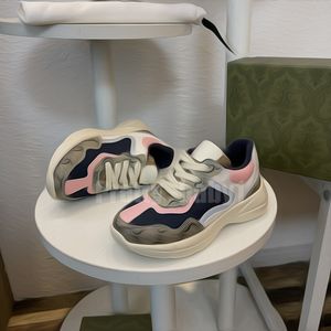Klasyczne grube dzieci Sneakers chłopcy i dziewczęta oryginalne skórzane buty dla dzieci luksusowe designerskie bez poślizgu na zewnątrz spacerowane buty sportowe