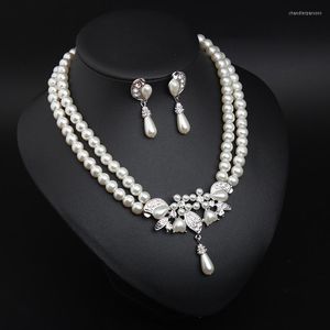 Pendant Necklaces Simple Pearl Rhinestone Necklace Earring Set Dress Banquet Bride Fashion Accessories