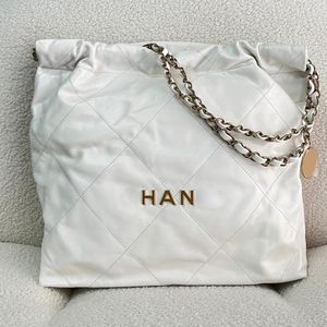 Mode 22 shoppingväskor 2023 kvinnors designer handväska lyxiga tote handväskor crossbody spegel kvalitet kedja koppling cc väska äkta läder man lady axel väska