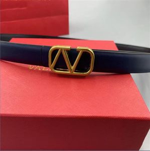 Klassisk V Designer Mens Belts Pure Color Luxury Belt Men Gold Plated Letter Buckle Cinture Party Business Justerbar läderbälte bred 2,3 cm storlek GA07 C23