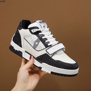 2022 Designer Sneaker Treinador Virgil Sapatos Casual Sapatos Calfskin couro Abloh Branco Verde Verde Azul Letra Plataforma Baixa tênis Tamanho 38-46 MKJKI MXK8000002