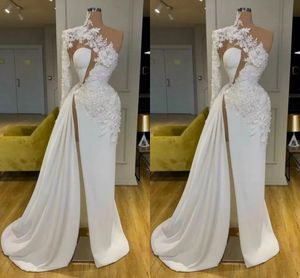 Nuovo abito da sposa a sirena sexy una spalla alta spacco laterale in pizzo appliques fiori Sweep Train Plus Size abiti da sposa formali Robe De Mariee