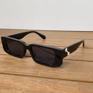 Горячие роскошные мужские дизайнерские солнцезащитные очки для женщин женские солнцезащитные очки для мужчин квадратная толстая рама модная вечеринка по подиочному погрудному подиральному стилю бокалы путешествий.