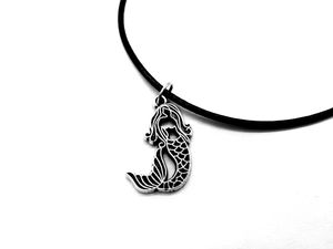 10st Little Mermaid Necklace Sea Maid Fish Tail Silhuetter Rope Leather Neckor For Kids Ariel Beach Ocean Fairy Tale Party