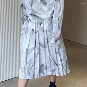 Kjolar damer hög midja geometrisk linje tryckt veckad kjol 2023 kvinnors enkla pendlare midi jupe koreansk version