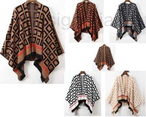 Kadın Cape Designer Yeni Lüks Giysiler Kadın Kazak Sonbahar Kış Hoodie F Kadınlar Kalın Sıcak Ekose Poncho ve Wrap Plus Boyutlu Örme Pashmina Cashmere IK1G