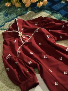 エスニック服の赤い刺繍チョンサム女性パール半袖ファッショナブルなドレス