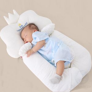 Kuddar babyformande kuddar född tecknad lugnande kudde spädbarns sida sömn ryggstöd stöd kudde crib säng 230309
