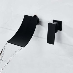 Rubinetti per lavabo da bagno Rubinetto per lavabo a cascata a parete Lavabo cromato Doppi fori Acqua fredda nel rubinetto di installazione