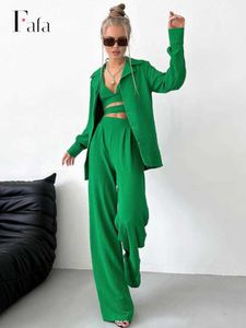 Traccettaci da donna 2022 Autunno Blazer 3 pezzi Set Women Green Casual Casual High White Gambe Suit Fashion Streetwear Blazer Whatwear Outfit L230309