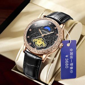 Relógios de pulso Kimsdun Brand Men Watches esculpidos r Fase de alta qualidade Quartz Assista Large Dial Leather Strap Moda Man Watwatch