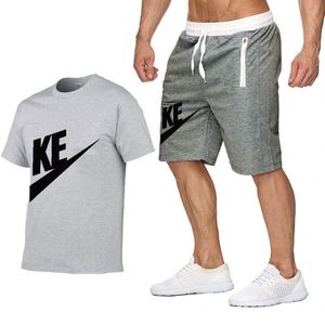 Designers Kläder Mänspår 2023 Fashion Summer Casual Sports T-shirt Beach Shorts Suit Running Outdoor Short Sleeve Pants Sportwear