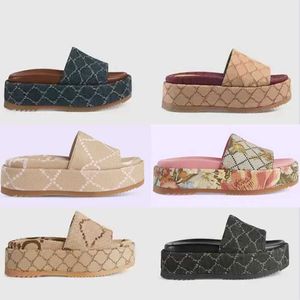 Women Slides Sandals Designer Platform Slide Slipper Thick Bottoms Ladies Flip Flops Embroidery Printed Fashion Summer Beach Casual Shoes With Box 35-42 NO298A