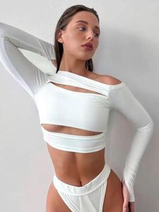 Camisetas femininas Sexy Corte de manga comprida Camiseta Mulher Skew Collar White Slim Crop top